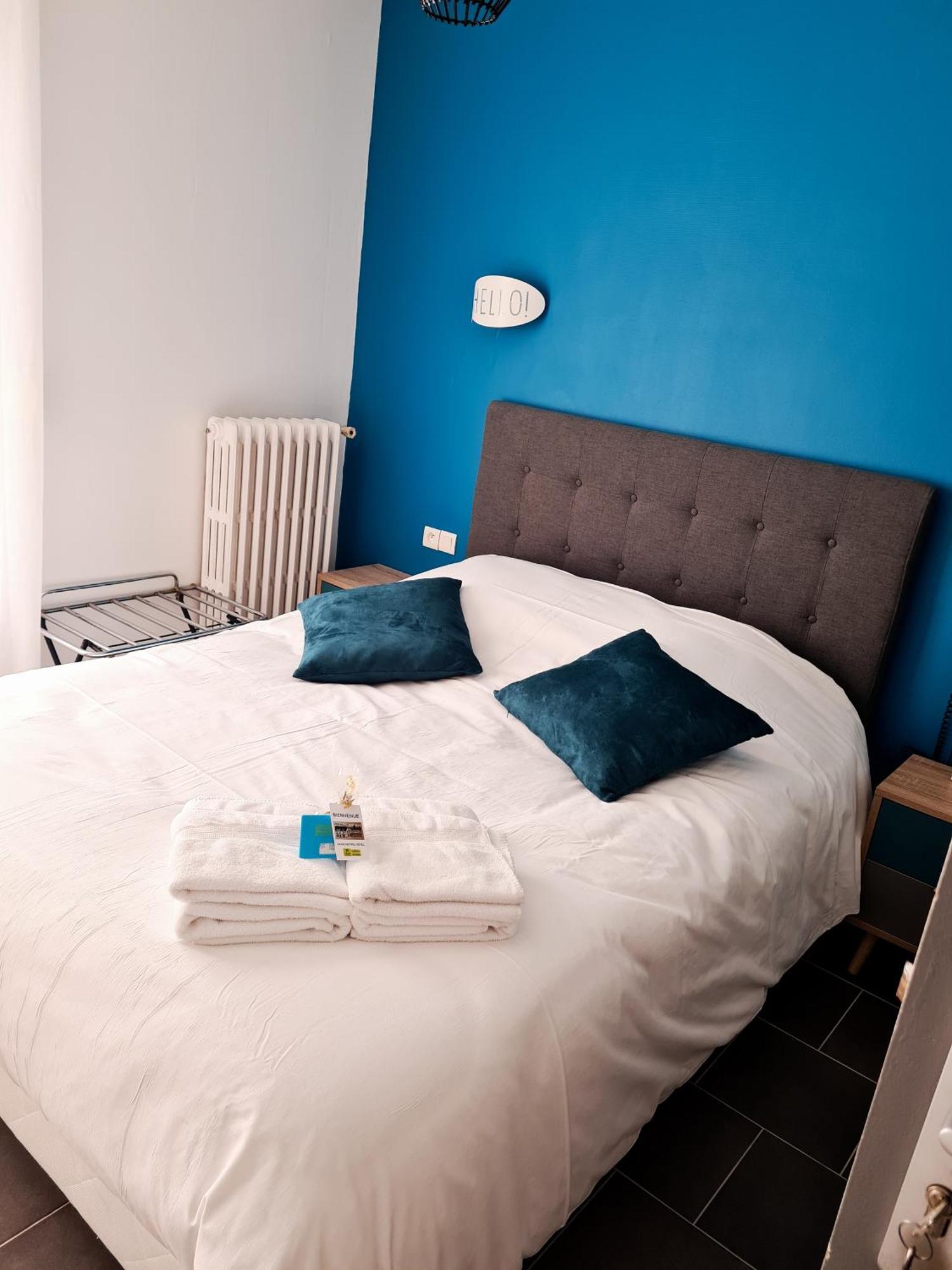 Logis Le Franco Belge Hotel มงแตร์เม ห้อง รูปภาพ