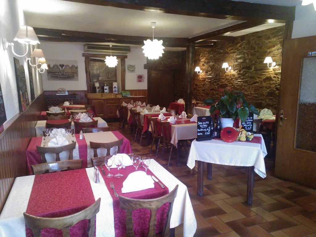 Logis Le Franco Belge Hotel มงแตร์เม ภายนอก รูปภาพ