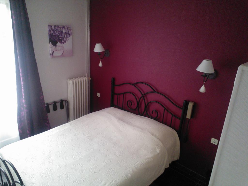 Logis Le Franco Belge Hotel มงแตร์เม ห้อง รูปภาพ