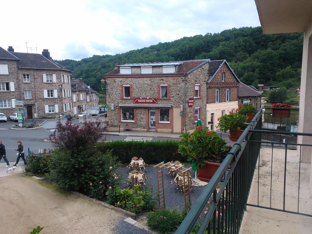 Logis Le Franco Belge Hotel มงแตร์เม ภายนอก รูปภาพ