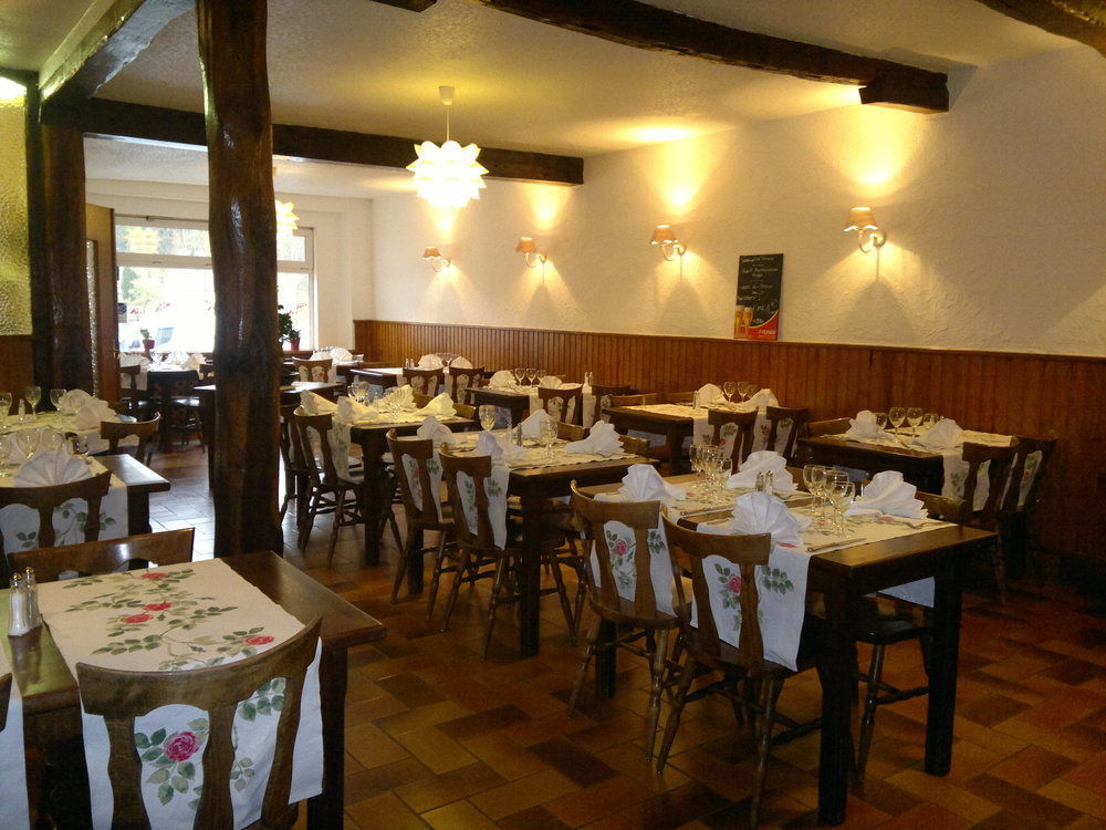 Logis Le Franco Belge Hotel มงแตร์เม ภายนอก รูปภาพ
