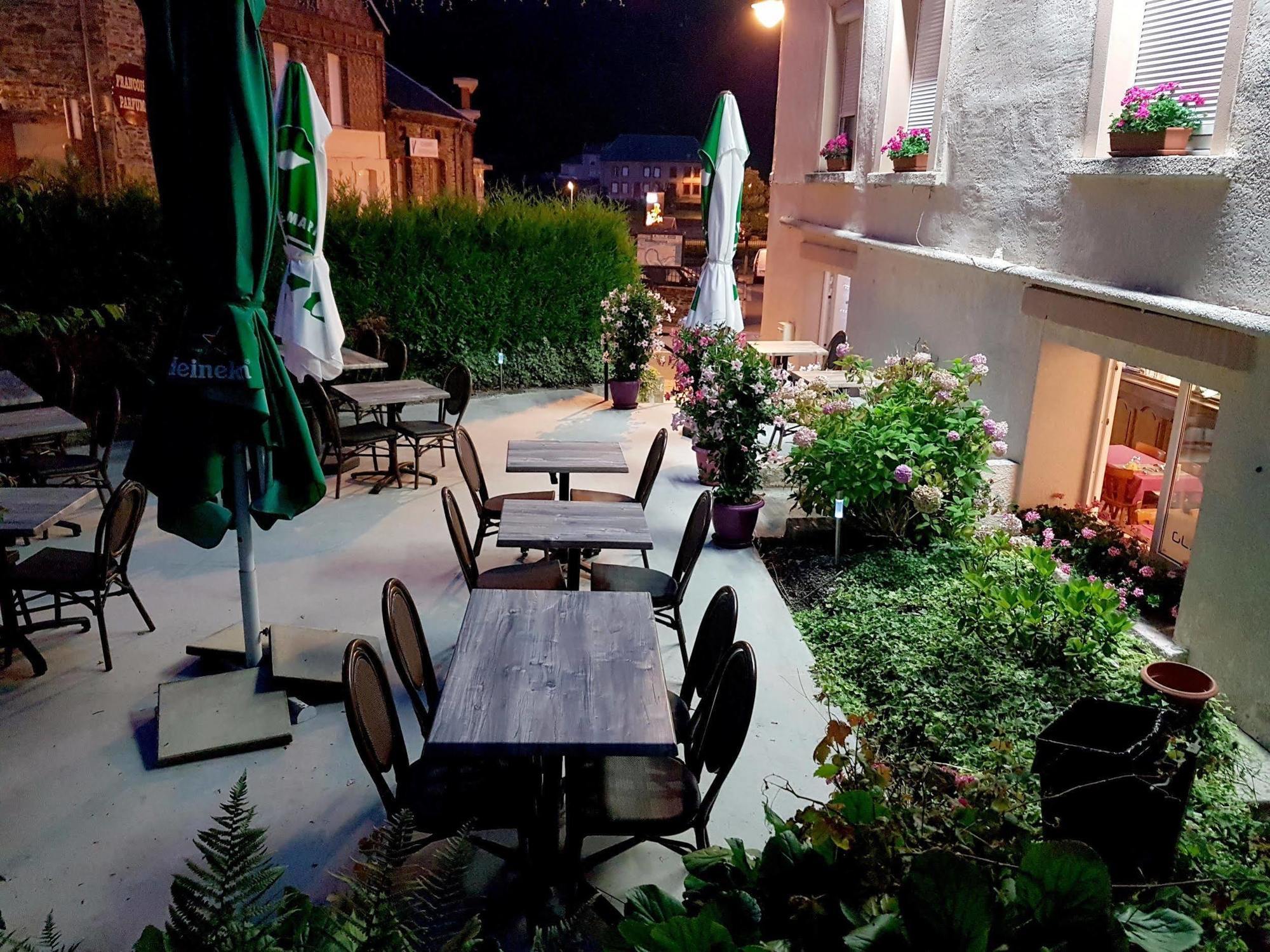 Logis Le Franco Belge Hotel มงแตร์เม ภายนอก รูปภาพ