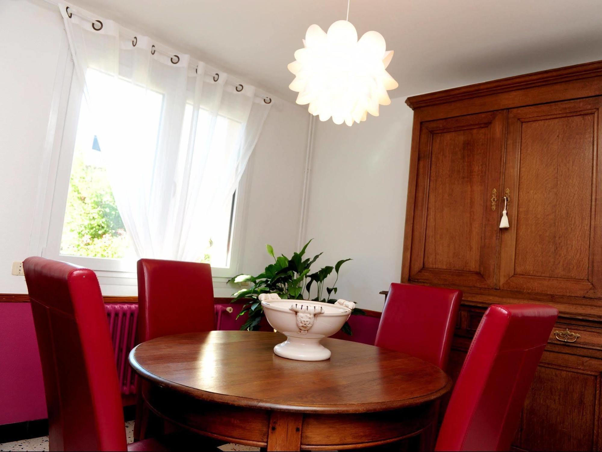 Logis Le Franco Belge Hotel มงแตร์เม ภายนอก รูปภาพ